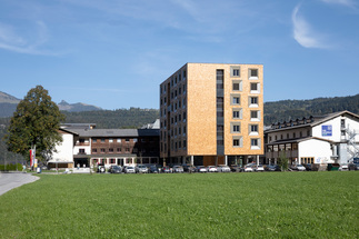 Internatsgebäude Holztechnikum, Kuchl, Foto: Andrew Phelps